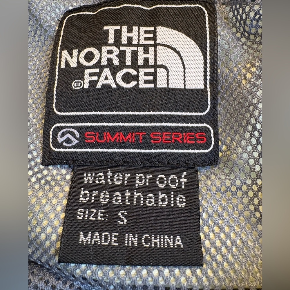 Vintage Y2K TNF Summit Series 3-in-1 HyVent Jacket w/ Fleece Liner - Picture 8 of 12